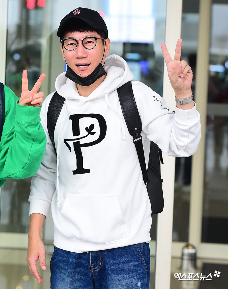 Bạn gái G-Dragon tăng cân vẫn thần thái ngút ngàn, Song Ji Hyo để mặt mộc 100% xuất sắc bên bộ đôi Running Man - Ảnh 17.