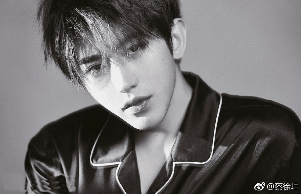 Th&aacute;i Từ Kh&ocirc;n: Ch&agrave;ng &ldquo;center quốc d&acirc;n&rdquo; khiến chị em xứ Trung phải &ocirc;m tim h&uacute; h&eacute;t l&agrave; ai? - Ảnh 10.