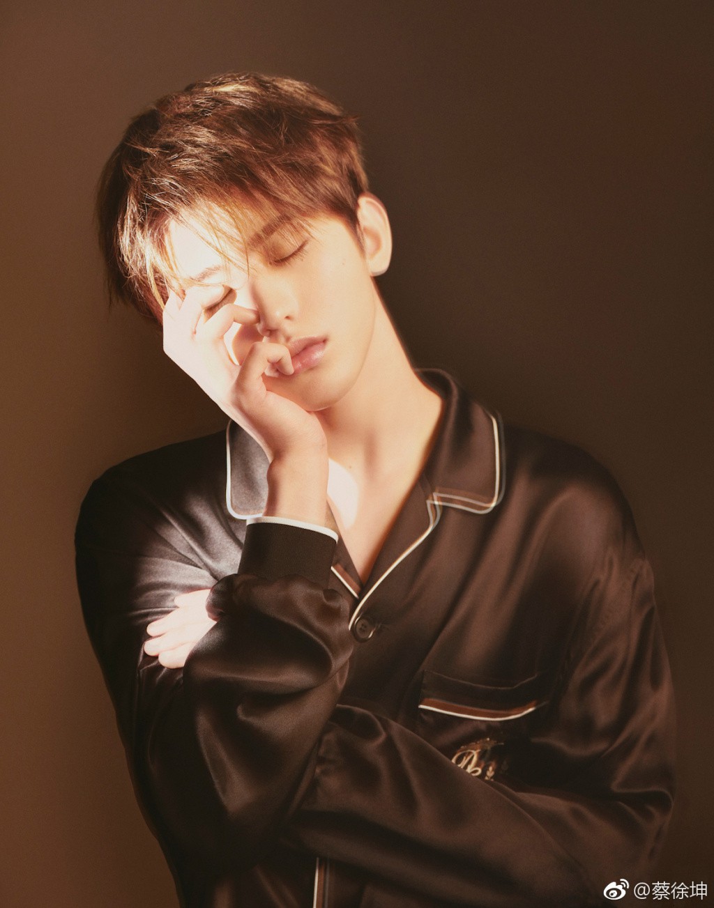 Th&aacute;i Từ Kh&ocirc;n: Ch&agrave;ng &ldquo;center quốc d&acirc;n&rdquo; khiến chị em xứ Trung phải &ocirc;m tim h&uacute; h&eacute;t l&agrave; ai? - Ảnh 13.