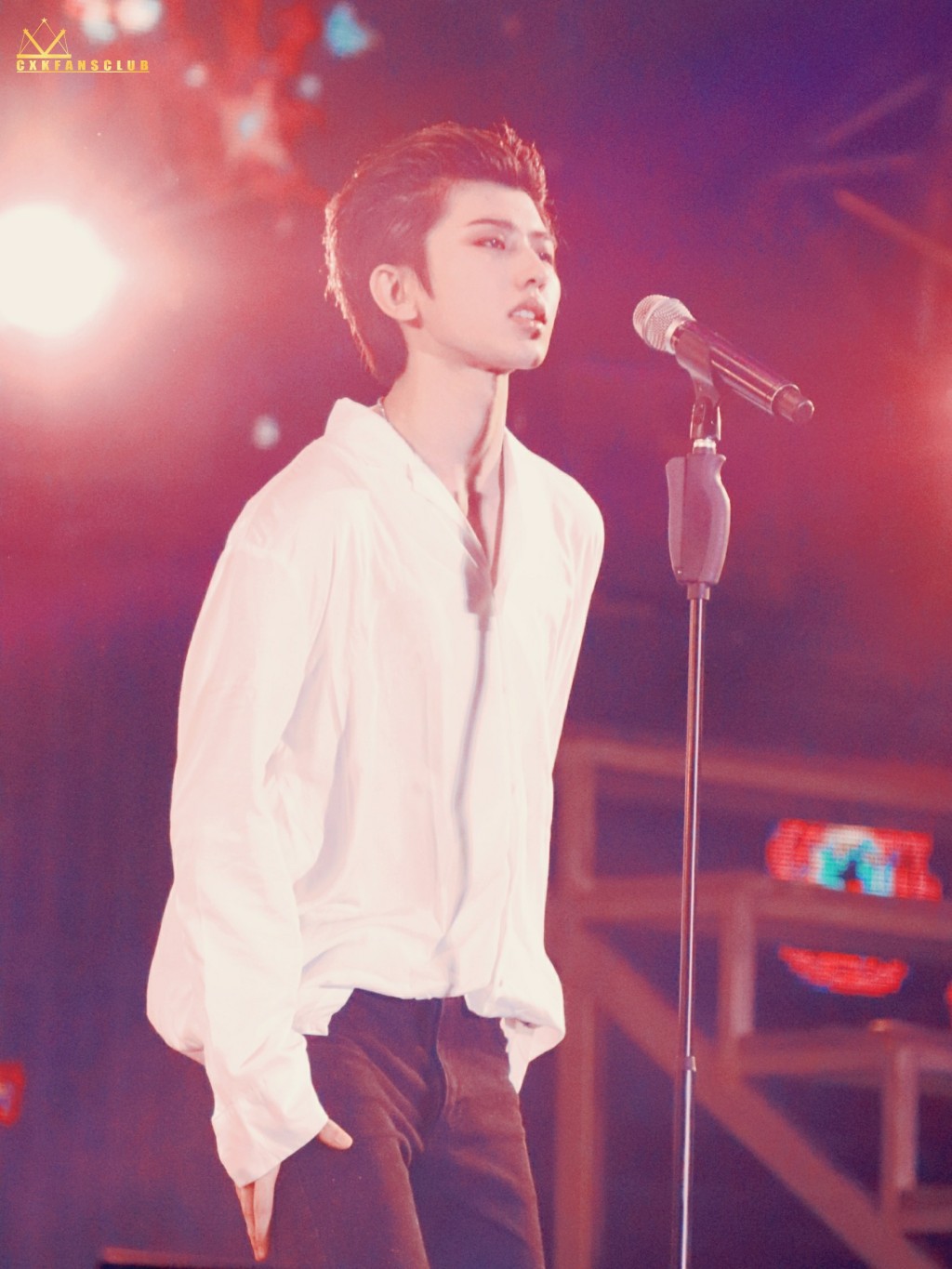 Th&aacute;i Từ Kh&ocirc;n: Ch&agrave;ng &ldquo;center quốc d&acirc;n&rdquo; khiến chị em xứ Trung phải &ocirc;m tim h&uacute; h&eacute;t l&agrave; ai? - Ảnh 16.