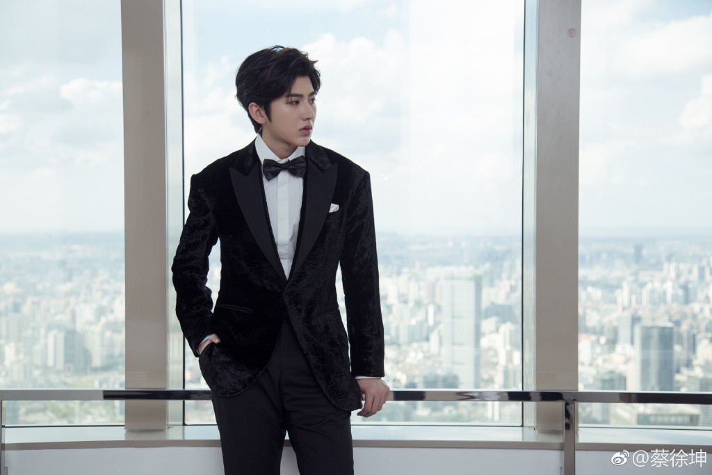 Th&aacute;i Từ Kh&ocirc;n: Ch&agrave;ng &ldquo;center quốc d&acirc;n&rdquo; khiến chị em xứ Trung phải &ocirc;m tim h&uacute; h&eacute;t l&agrave; ai? - Ảnh 18.