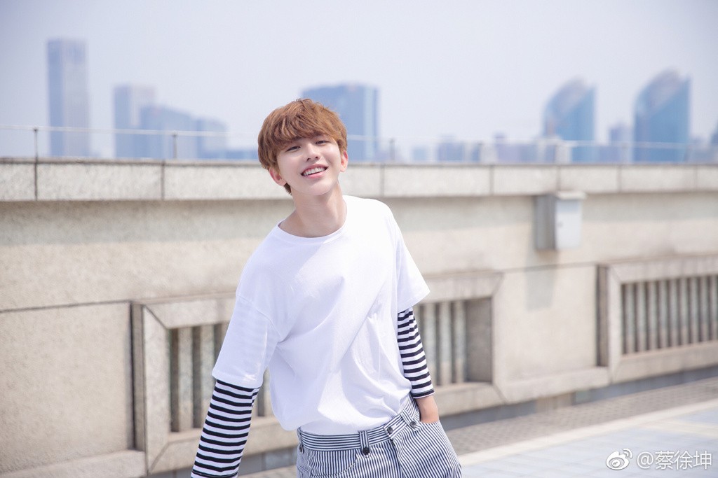 Th&aacute;i Từ Kh&ocirc;n: Ch&agrave;ng &ldquo;center quốc d&acirc;n&rdquo; khiến chị em xứ Trung phải &ocirc;m tim h&uacute; h&eacute;t l&agrave; ai? - Ảnh 4.