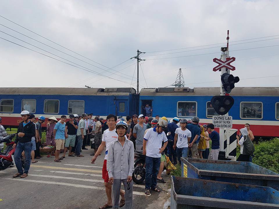 Trên đường đến thăm con trai, cha bị tàu lửa kéo lê gần 200 mét, tử vong thương tâm - Ảnh 1. Trên đường đến thăm con trai, cha bị tàu lửa kéo lê gần 200 mét, tử vong thương tâm - Ảnh 1.