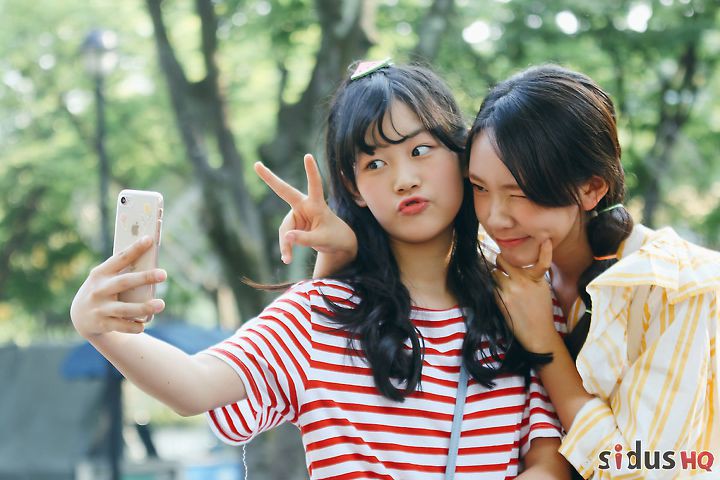 Sao nhí dậy thì thành công của Mây Họa Ánh Trăng lại gây sốt nhờ loạt ảnh cực xinh, chân dài khó tin - Ảnh 12. Sao nhí dậy thì thành công của Mây Họa Ánh Trăng lại gây sốt nhờ loạt ảnh cực xinh, chân dài khó tin - Ảnh 12.