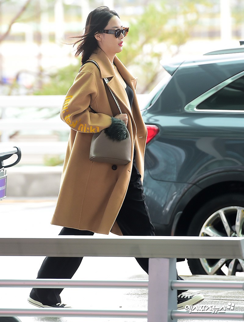 Bạn gái G-Dragon tăng cân vẫn thần thái ngút ngàn, Song Ji Hyo để mặt mộc 100% xuất sắc bên bộ đôi Running Man - Ảnh 7.