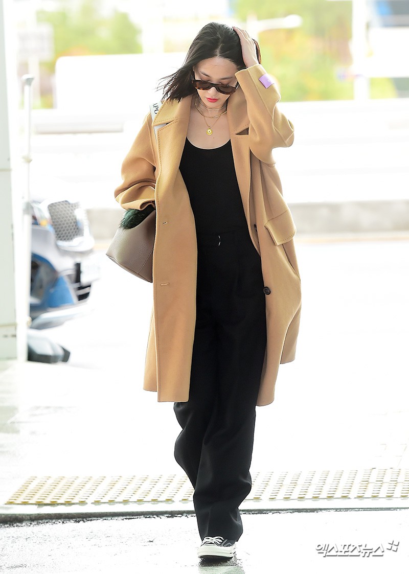 Bạn gái G-Dragon tăng cân vẫn thần thái ngút ngàn, Song Ji Hyo để mặt mộc 100% xuất sắc bên bộ đôi Running Man - Ảnh 8.