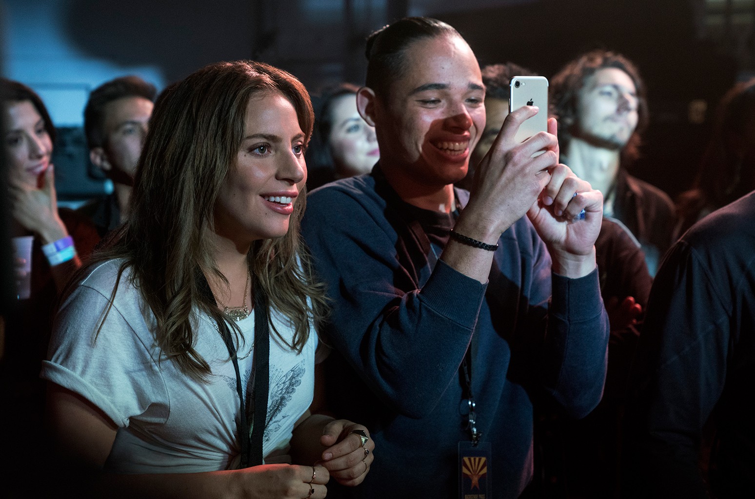 A Star Is Born và mối quan hệ cộng sinh thú vị với sự nghiệp âm nhạc của Lady Gaga - Ảnh 2. A Star Is Born và mối quan hệ cộng sinh thú vị với sự nghiệp âm nhạc của Lady Gaga - Ảnh 2.