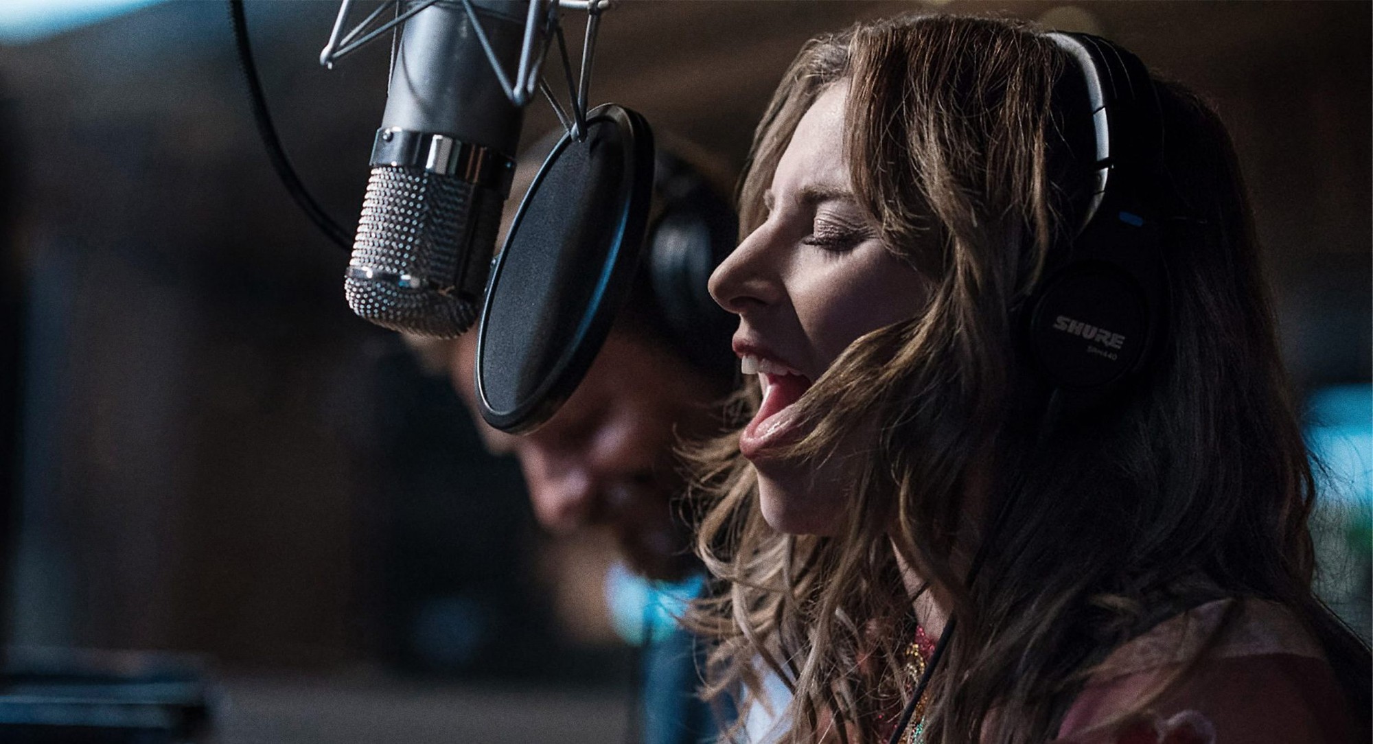 A Star Is Born và mối quan hệ cộng sinh thú vị với sự nghiệp âm nhạc của Lady Gaga - Ảnh 4. A Star Is Born và mối quan hệ cộng sinh thú vị với sự nghiệp âm nhạc của Lady Gaga - Ảnh 4.
