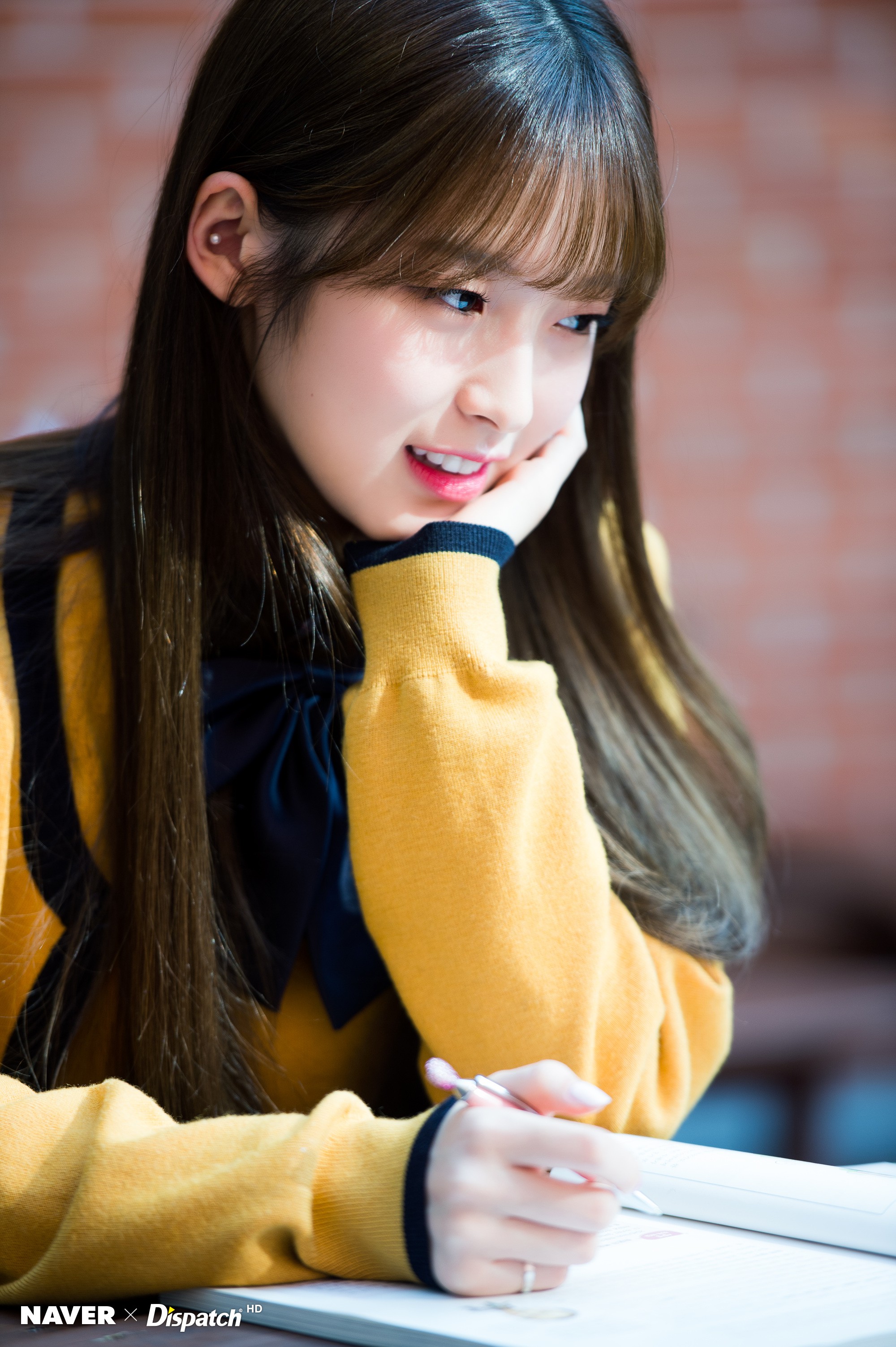 Arin (Oh My Girl) chỉ chạm đến đỉnh cao nhan sắc khi từ bỏ tóc mái mưa quen thuộc - Ảnh 2.