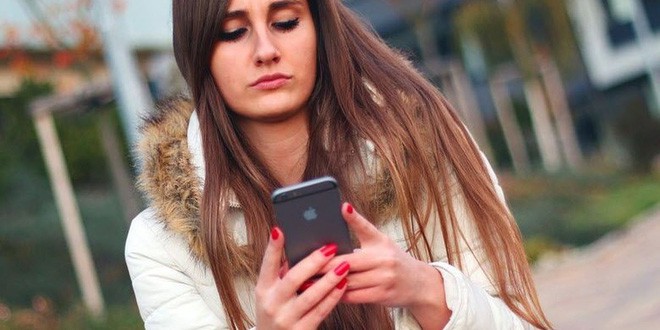 Nhiều cô gái tại Mỹ trở thành nạn nhân của trò quấy rối thông qua tính năng AirDrop trên iPhone - Ảnh 1.