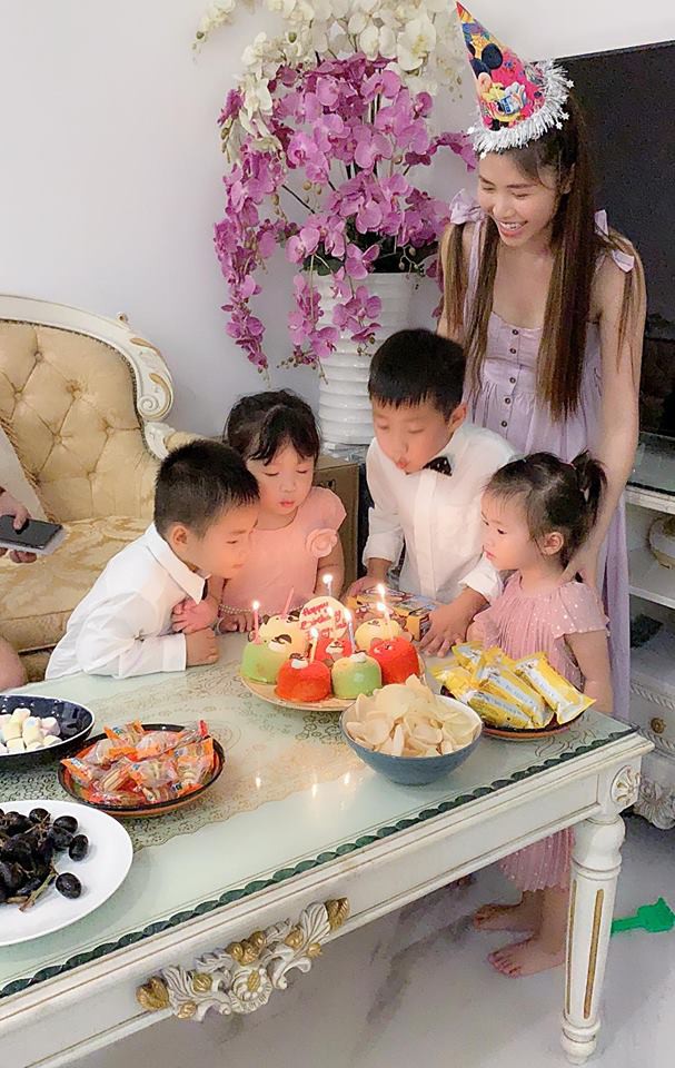 Vợ chồng Đăng Khôi - Thủy Anh tổ chức sinh nhật đơn giản, ấm áp cho con trai tròn 3 tuổi - Ảnh 2.