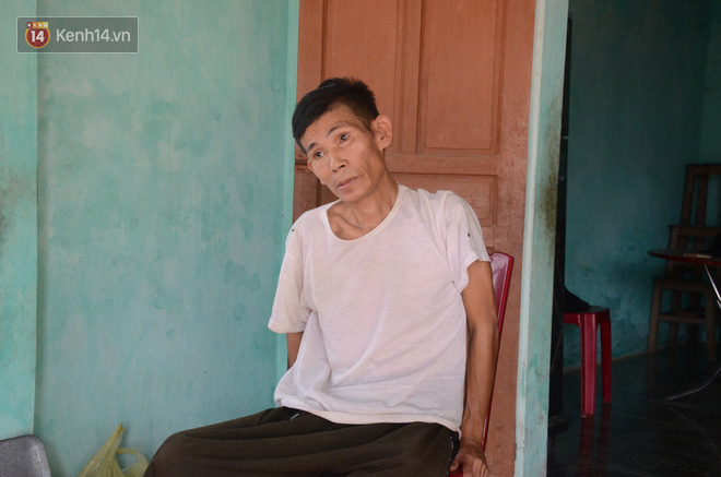 Vợ bỏ đi, người chồng tàn tật ở Hà Tĩnh chống nạng cắt tóc nuôi 4 đứa con thơ - Ảnh 5.