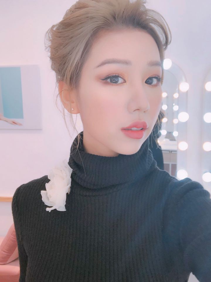 Xuất hiện với diện mạo khác đến không nhận ra, Min đã nhập hội đập mặt xây lại của các chị em Vbiz? - Ảnh 2. Xuất hiện với diện mạo khác đến không nhận ra, Min đã nhập hội đập mặt xây lại của các chị em Vbiz? - Ảnh 2.