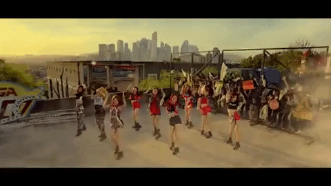 Sau chuỗi concept bánh bèo, cuối cùng fan cũng thấy TWICE mạnh mẽ trở lại như thời debut - Ảnh 3.