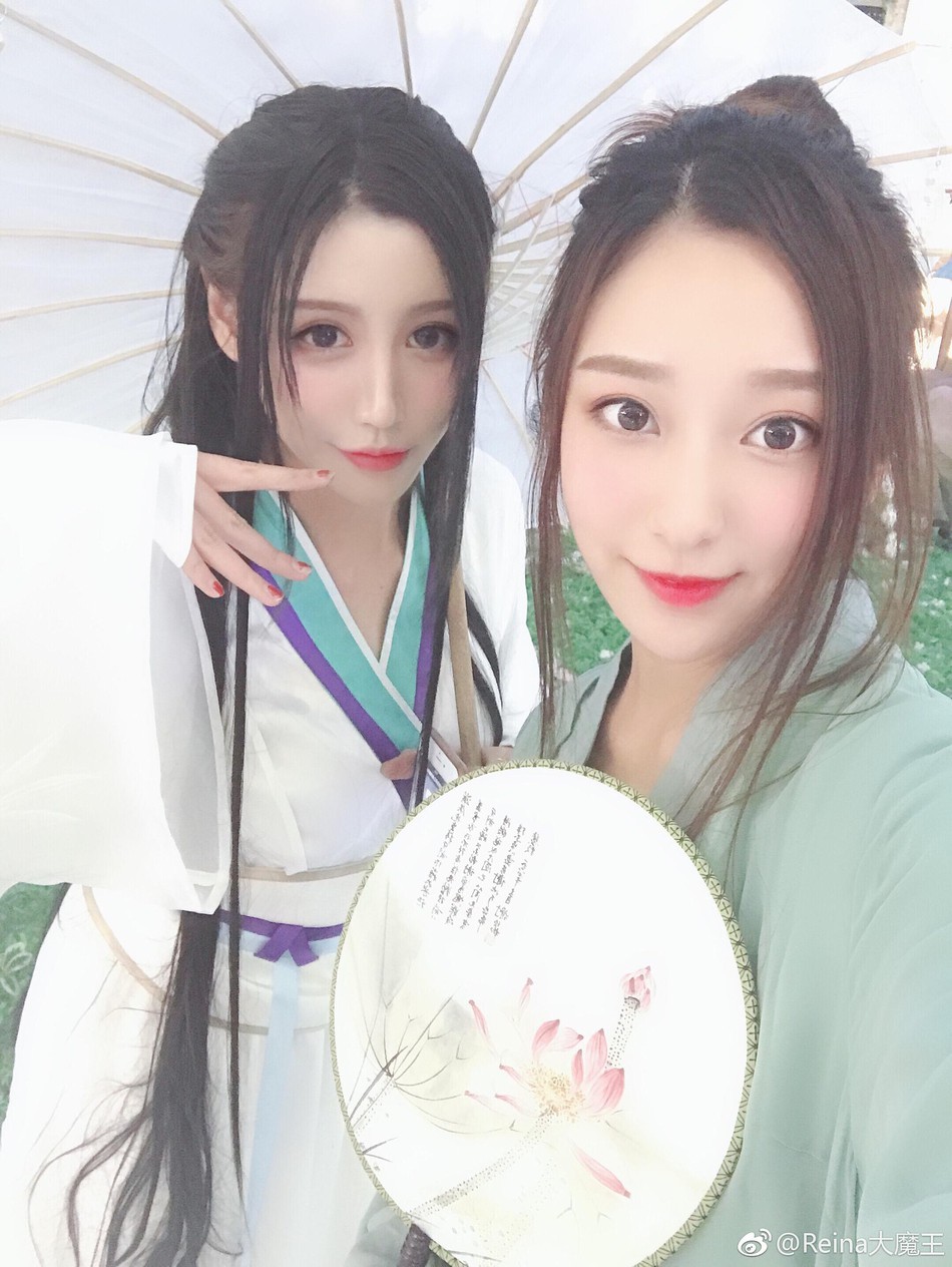 Bắt gặp Thanh Xà Bạch Xà đi mua trà sữa, nhận danh hiệu bộ đôi “chơi hết nút” nhất Halloween tại Trung Quốc năm nay - Ảnh 8.