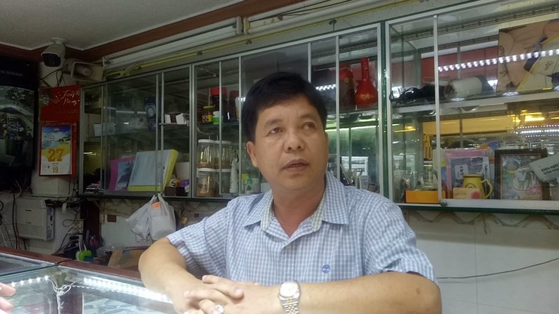 Vụ 100 USD: Chủ tiệm vàng khiếu nại quyết định xử phạt - Ảnh 2. Vụ 100 USD: Chủ tiệm vàng khiếu nại quyết định xử phạt - Ảnh 2.