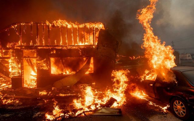 Cháy rừng ở California: Mỗi giây thiêu rụi cả một sân bóng - tại sao lại lan nhanh khủng khiếp đến thế? - Ảnh 2.