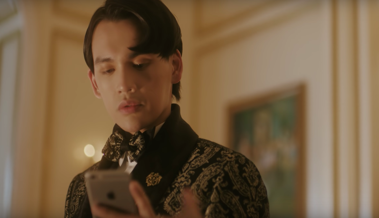 Dân mạng lại trổ tài nhặt sạn, lần này tới lượt MV sặc mùi drama của Nguyễn Trần Trung Quân! - Ảnh 3. Dân mạng lại trổ tài nhặt sạn, lần này tới lượt MV sặc mùi drama của Nguyễn Trần Trung Quân! - Ảnh 3.