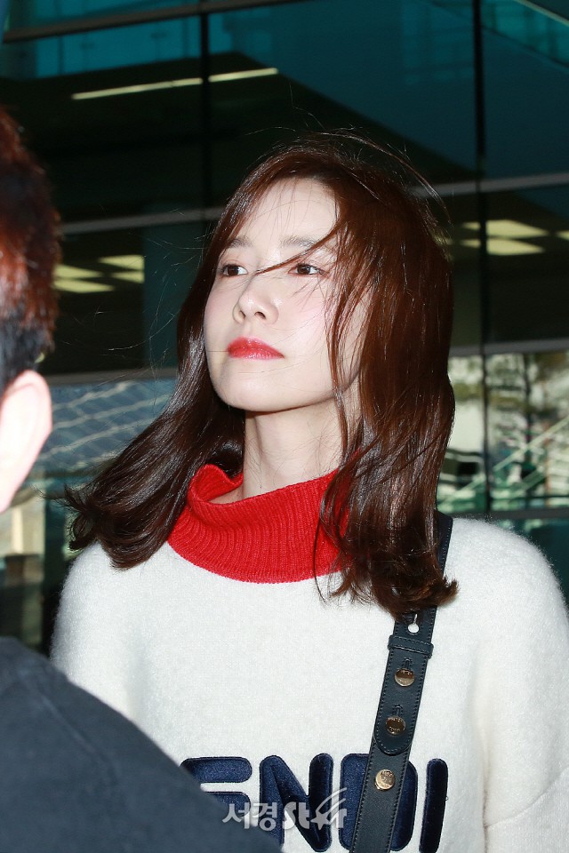 Yoona và Suzy tình cờ đụng độ tại sân bay: Người gây choáng vì mặt mộc quá đẹp, kẻ gầy vẫn đẹp như mơ - Ảnh 3.