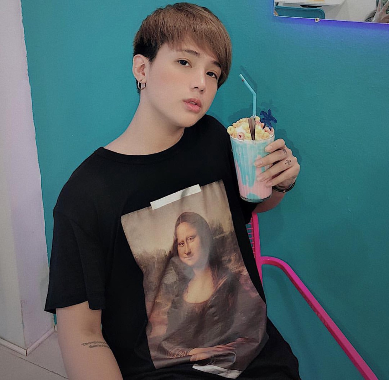 Làm quen với hội bạn thân mới nổi trên Youtube: Đều là beauty blogger, trong đó có 2 nhân vật vô cùng đặc biệt - Ảnh 21. Làm quen với hội bạn thân mới nổi trên Youtube: Đều là beauty blogger, trong đó có 2 nhân vật vô cùng đặc biệt - Ảnh 21.