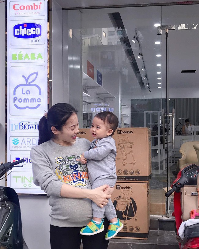 Loạt mẹ bỉm sửa lên đồ cực chất, có khi giới trẻ bây giờ còn phải chạy dài - Ảnh 1.