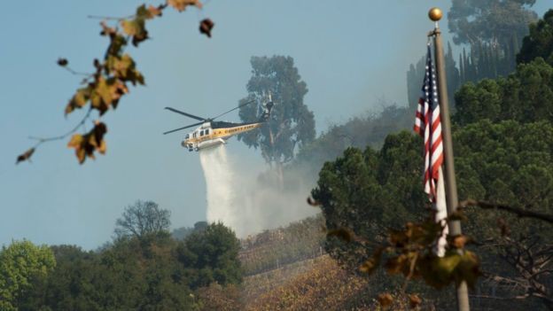 Cháy rừng tại California: Khu nhà giàu thất thủ, hàng loạt dinh thự triệu đô của đại gia và celeb bị thiêu trụi - Ảnh 3.