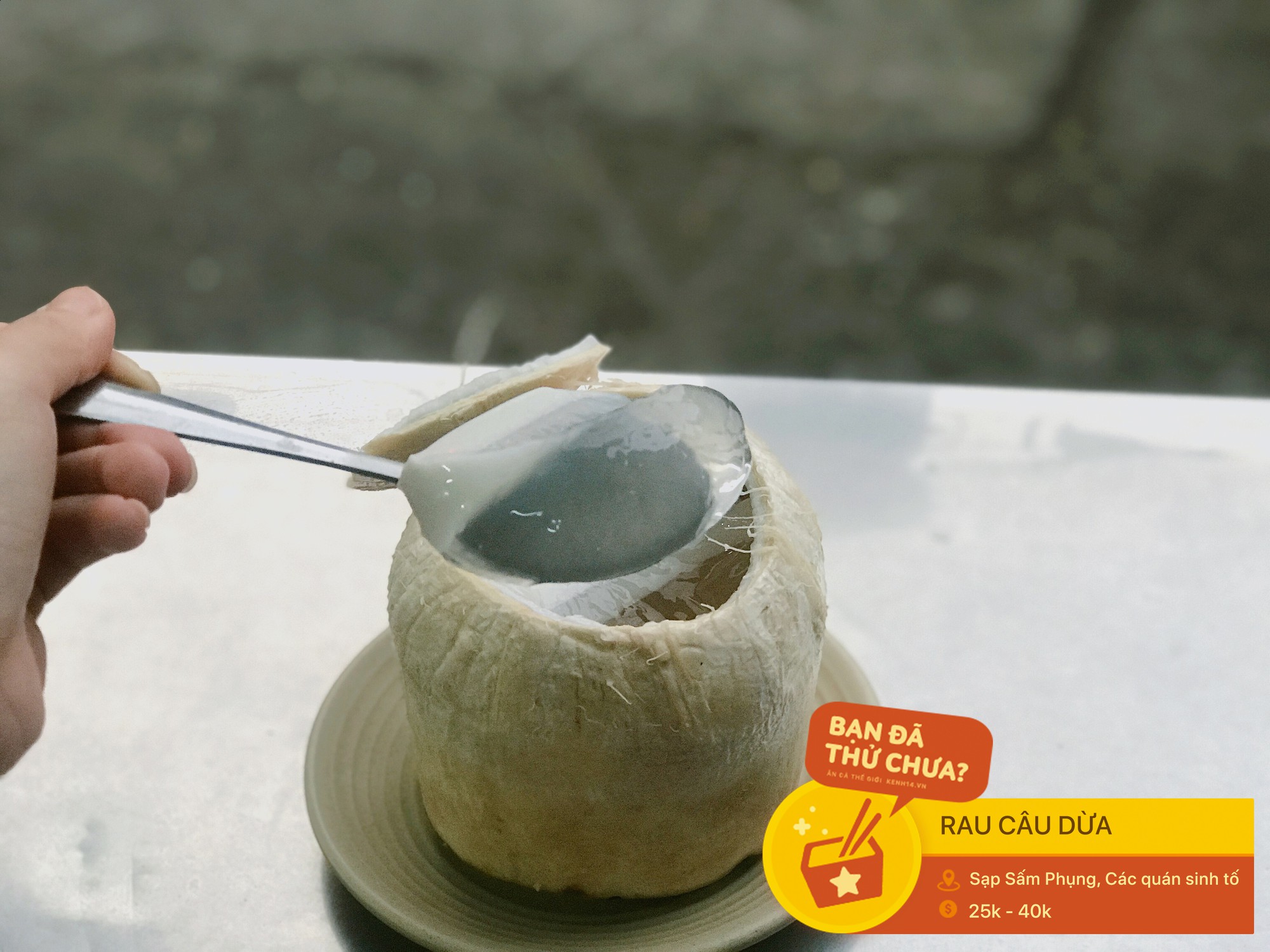 Sài Gòn có những món đặt trong quả dừa, chưa thưởng thức cũng thấy ngon mắt - Ảnh 9. Sài Gòn có những món đặt trong quả dừa, chưa thưởng thức cũng thấy ngon mắt - Ảnh 9.