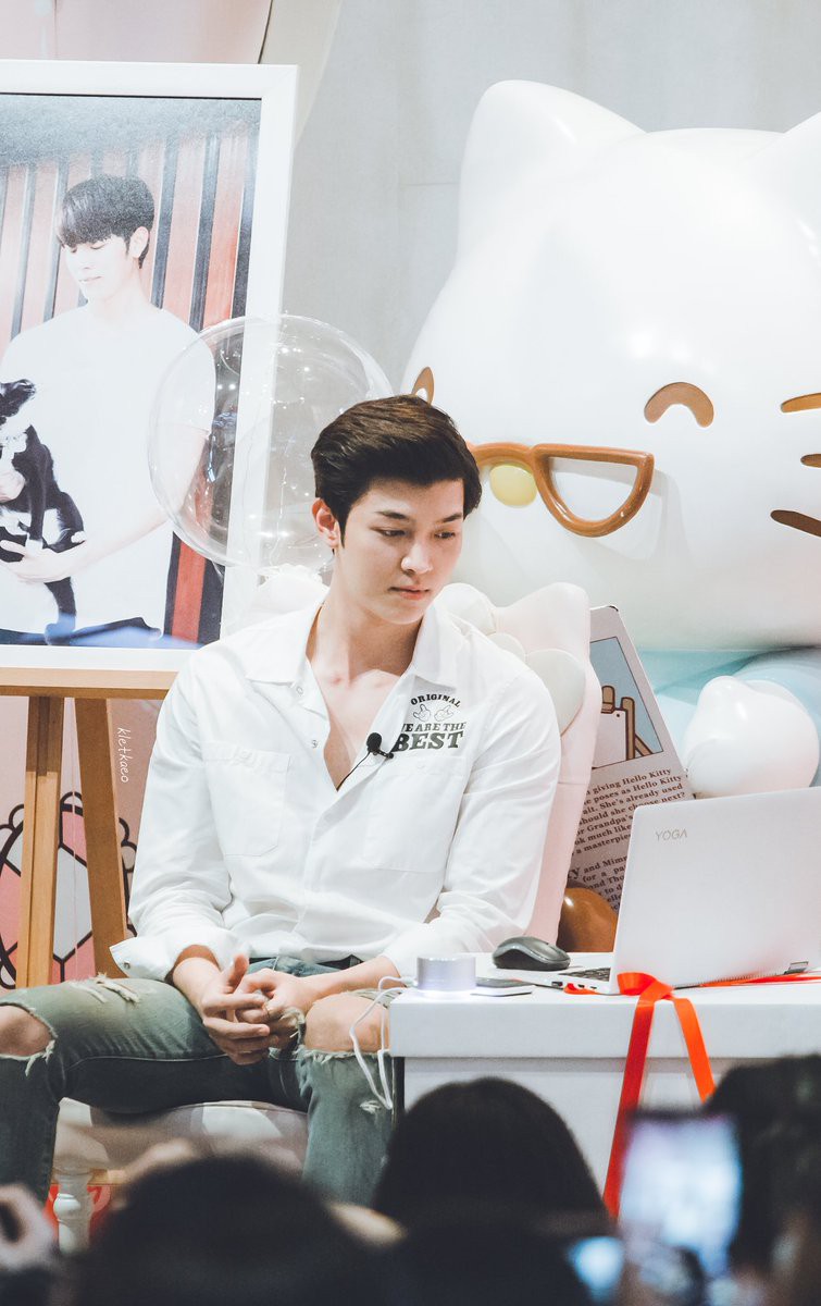 Porno filmda ochiq mushuk