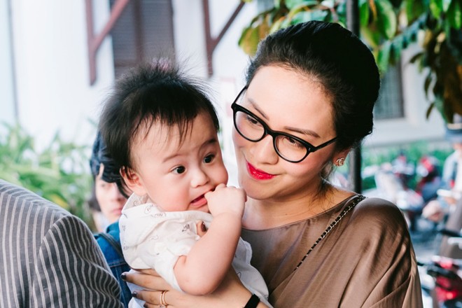 Vợ gi&agrave;u c&oacute;, gia thế khủng của d&agrave;n sao nam Vbiz: &Aacute;i nữ nh&agrave; danh gia vọng tộc, lui về l&agrave;m hậu phương vững chắc cho chồng - Ảnh 7.