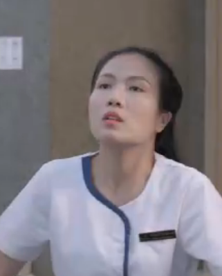 Sạn kịch độc trong Hậu Duệ Mặt Trời bản việt: Bác sĩ Quang kết liễu bệnh nhân mà không hay biết - Ảnh 6. Sạn kịch độc trong Hậu Duệ Mặt Trời bản việt: Bác sĩ Quang kết liễu bệnh nhân mà không hay biết - Ảnh 6.