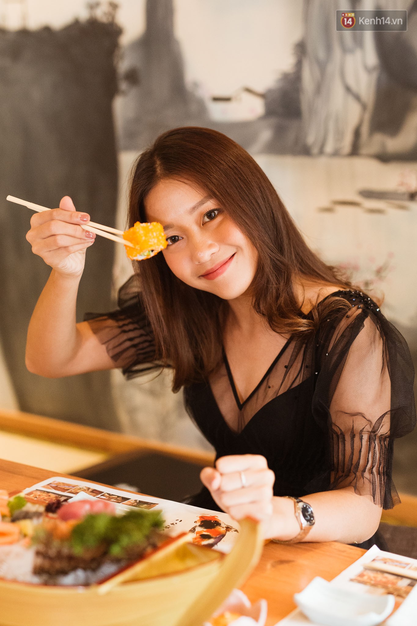 Khả Ngân từng sợ bị chặt đầu, chặt tay khi đeo trang sức gần 2 tỷ đi dự sự kiện - Ảnh 4. Khả Ngân từng sợ bị chặt đầu, chặt tay khi đeo trang sức gần 2 tỷ đi dự sự kiện - Ảnh 4.