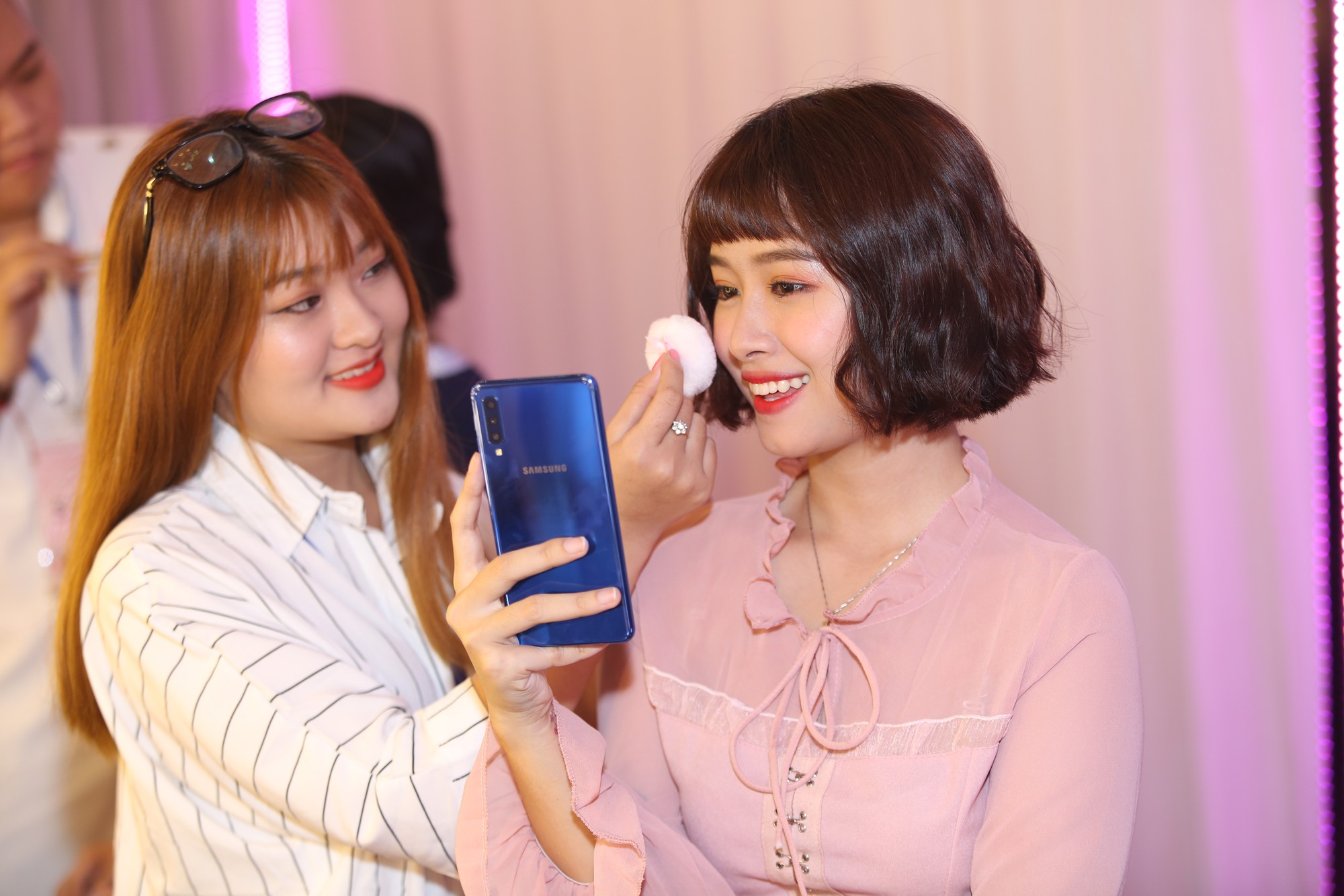 Eric Nam bất ngờ xuất hiện tại ngày hội “Samsung Galaxy Fan Weeks” trước hàng ngàn tín đồ selfie - Ảnh 2.