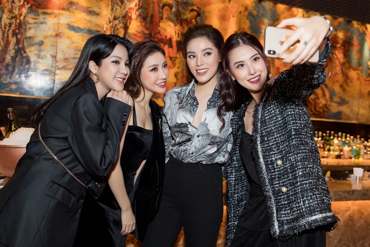 Diệp Lâm Anh trốn con, cùng hội bạn thân toàn mỹ nhân đến chúc mừng sinh nhật Kỳ Duyên tròn 22 tuổi - Ảnh 6.