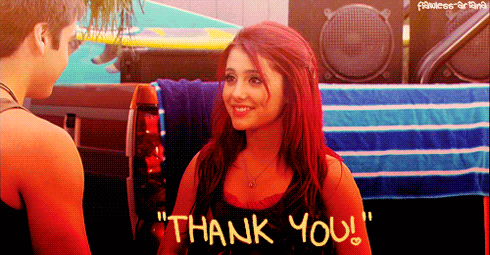Học c&aacute;ch l&agrave;m bạn tốt như Ariana Grande: Thấy bạn đ&aacute;nh rơi điện thoại, mua ngay cho c&aacute;i mới! - Ảnh 4.