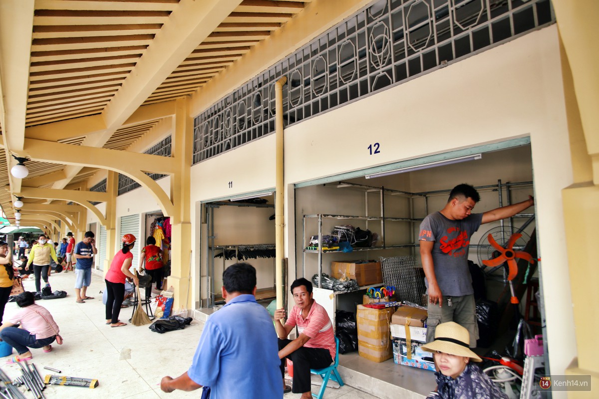 Cảnh buôn bán sầm uất trở lại của chợ Lớn gần 100 tuổi ở Sài Gòn sau 2 năm tạm ngưng sửa chữa - Ảnh 18. Cảnh buôn bán sầm uất trở lại của chợ Lớn gần 100 tuổi ở Sài Gòn sau 2 năm tạm ngưng sửa chữa - Ảnh 18.