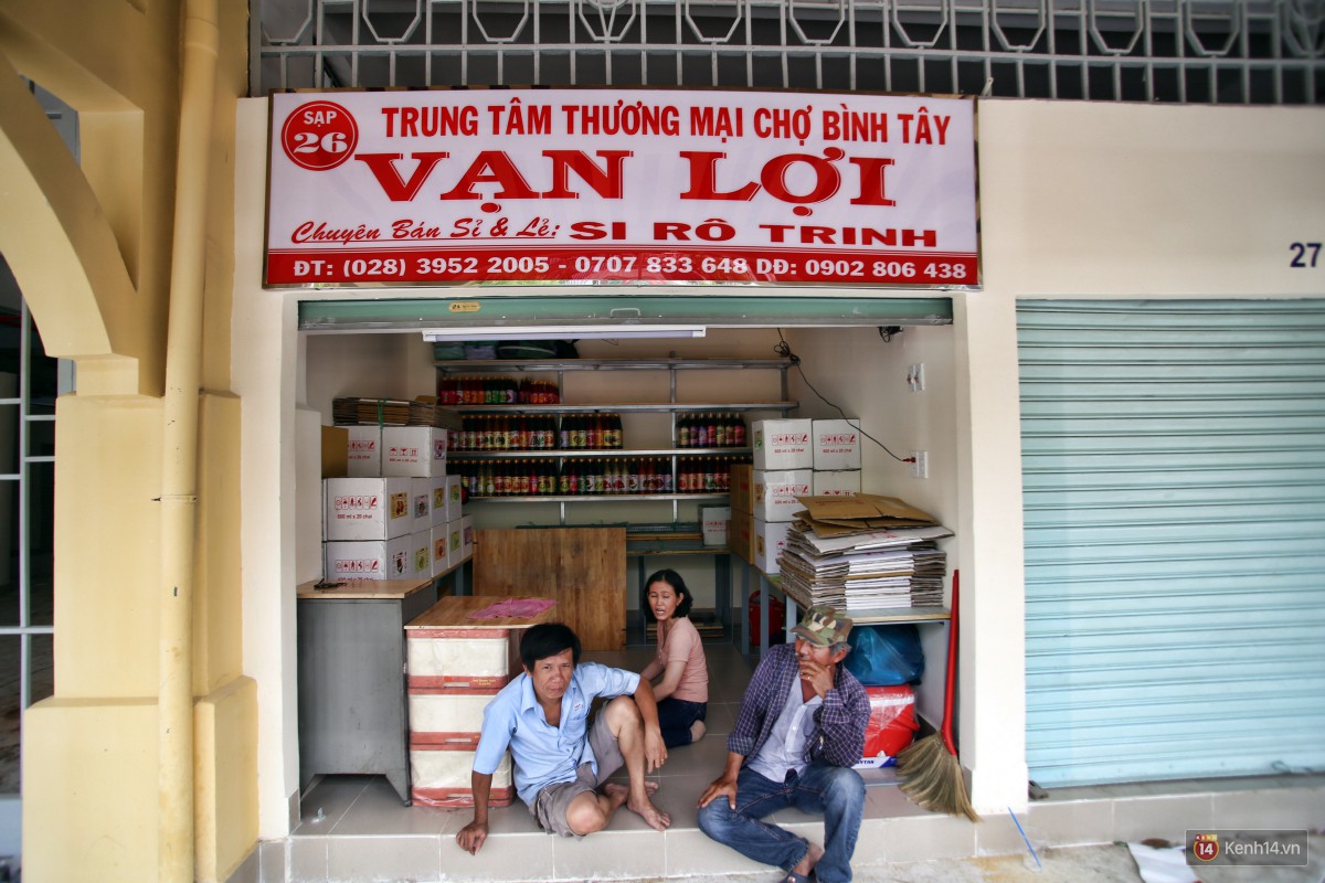 Cảnh buôn bán sầm uất trở lại của chợ Lớn gần 100 tuổi ở Sài Gòn sau 2 năm tạm ngưng sửa chữa - Ảnh 15. Cảnh buôn bán sầm uất trở lại của chợ Lớn gần 100 tuổi ở Sài Gòn sau 2 năm tạm ngưng sửa chữa - Ảnh 15.