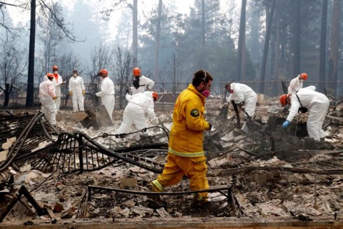 Thiệt hại do cháy rừng ở Mỹ: 50 người chết, 228 người vẫn còn mất tích - Ảnh 1.