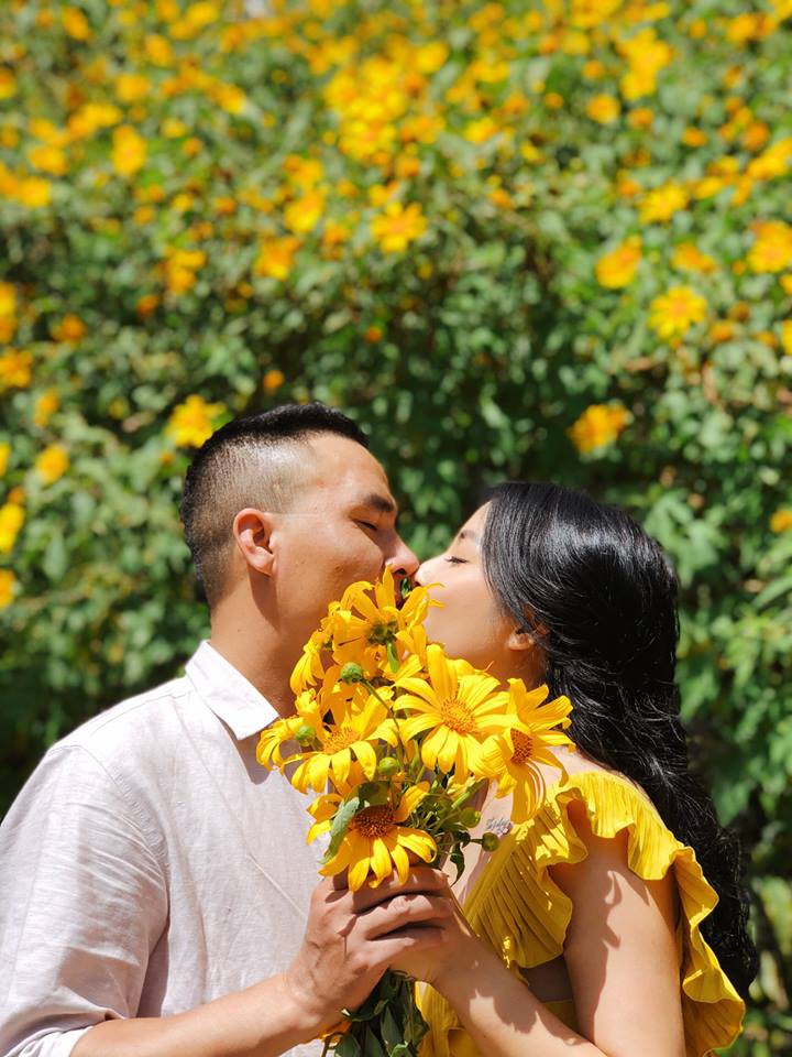 Trước khi công bố chia tay, MC Hoàng Linh vẫn liên tục cập nhật hình ảnh hạnh phúc với hôn phu lên Facebook - Ảnh 13. Trước khi công bố chia tay, MC Hoàng Linh vẫn liên tục cập nhật hình ảnh hạnh phúc với hôn phu lên Facebook - Ảnh 13.