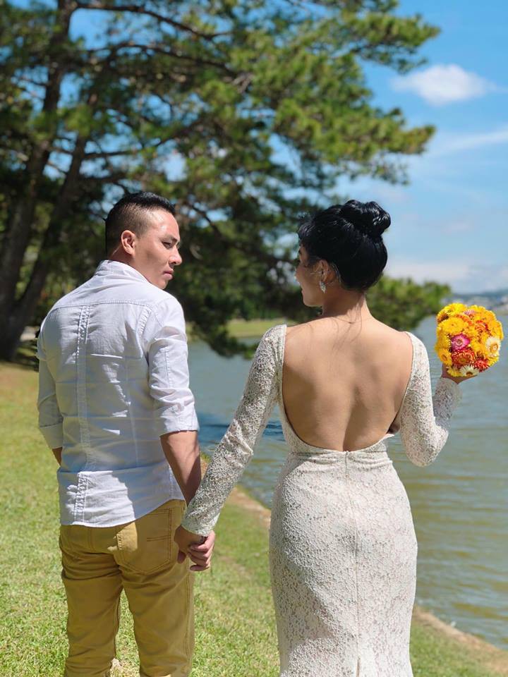 MC Hoàng Linh vẫn đăng ảnh hạnh phúc với Mạnh Hùng trước khi chia tay - Ảnh 1. MC Hoàng Linh vẫn đăng ảnh hạnh phúc với Mạnh Hùng trước khi chia tay - Ảnh 1.