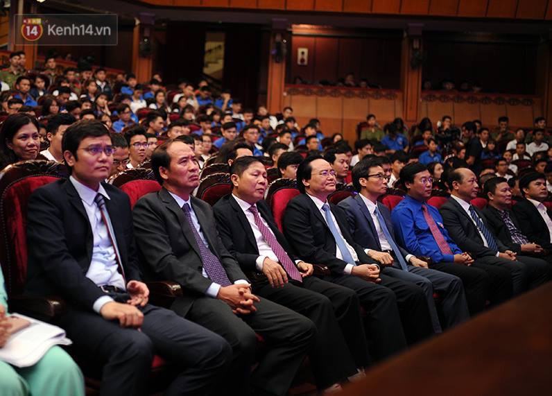Xúc động buổi lễ tuyên dương 48 thầy cô giáo dạy học sinh khuyết tật trong chương trình Chia sẻ cùng thầy cô 2018 - Ảnh 3. Xúc động buổi lễ tuyên dương 48 thầy cô giáo dạy học sinh khuyết tật trong chương trình Chia sẻ cùng thầy cô 2018 - Ảnh 3.