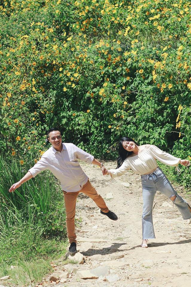 Trước khi công bố chia tay, MC Hoàng Linh vẫn liên tục cập nhật hình ảnh hạnh phúc với hôn phu lên Facebook - Ảnh 16.