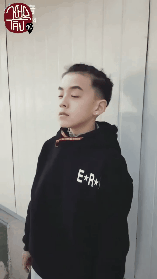 Soái ca nhí được ví như thủ lĩnh F4, khiến các chị rần rần em ơi lớn nhanh chị chờ đấy! - Ảnh 5. Soái ca nhí được ví như thủ lĩnh F4, khiến các chị rần rần em ơi lớn nhanh chị chờ đấy! - Ảnh 5.