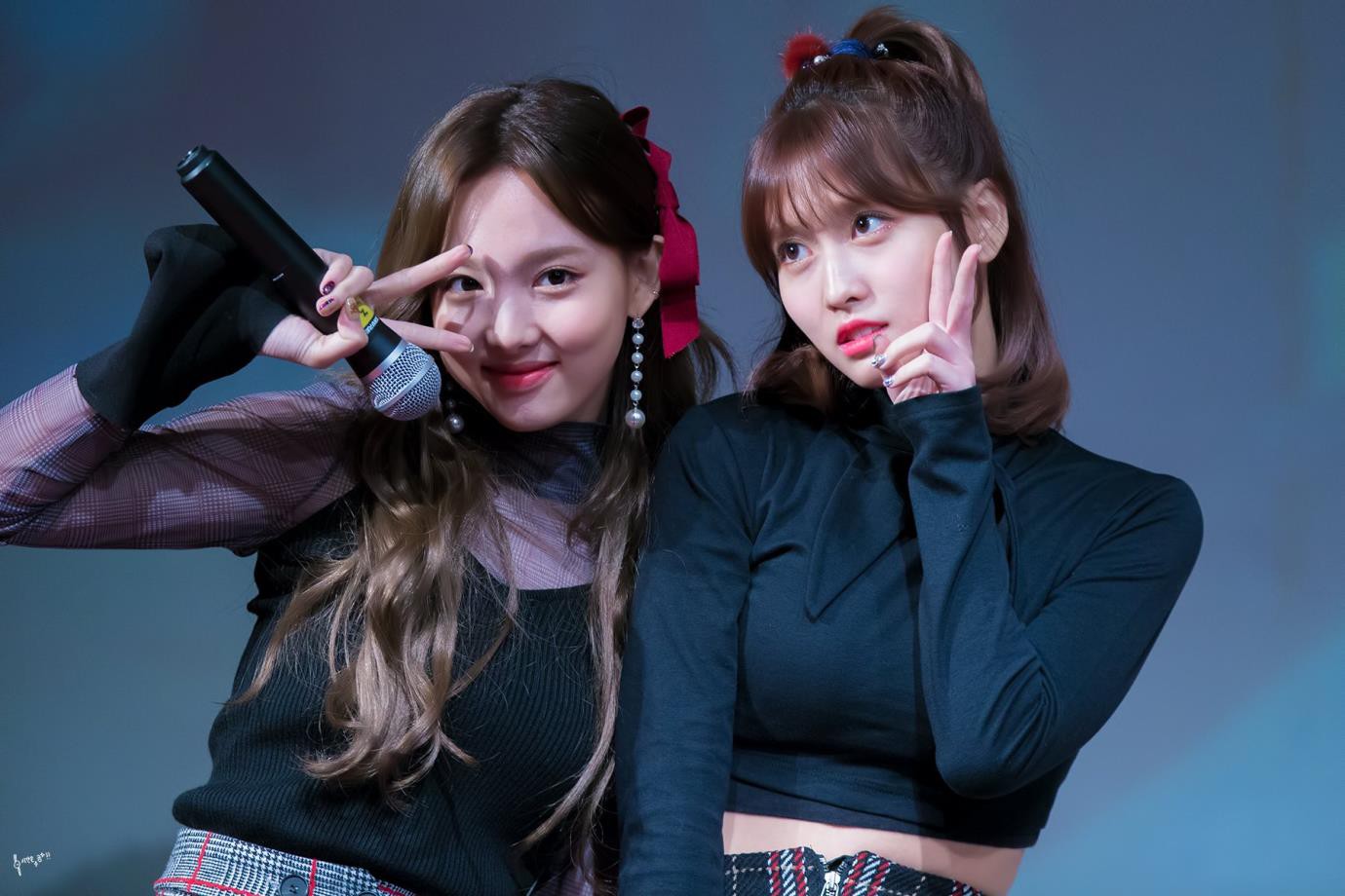 Ai bảo không đội trời chung, TWICE đầy cảm xúc thế này khi xem concert của BlackPink về đây - Ảnh 1. Ai bảo không đội trời chung, TWICE đầy cảm xúc thế này khi xem concert của BlackPink về đây - Ảnh 1.