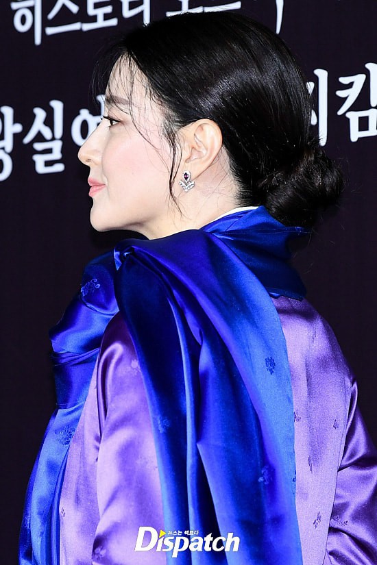 Lee Young Ae đẹp không góc chết, không hổ danh Nữ thần Hanbok khi diện màu áo mà ít người dám mặc - Ảnh 3.