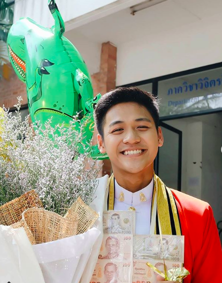 Ngắm loạt nam thần, nữ thần trường Hoàng gia Thái Lan ngày tốt nghiệp: Con nhà giàu, học giỏi đúng là cực phẩm! - Ảnh 11.