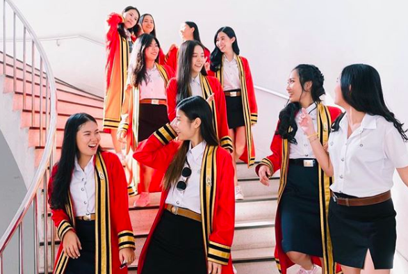 Ngắm loạt nam thần, nữ thần trường Ho&agrave;ng gia Th&aacute;i Lan ng&agrave;y tốt nghiệp: Con nh&agrave; gi&agrave;u, học giỏi đ&uacute;ng l&agrave; cực phẩm! - Ảnh 13.