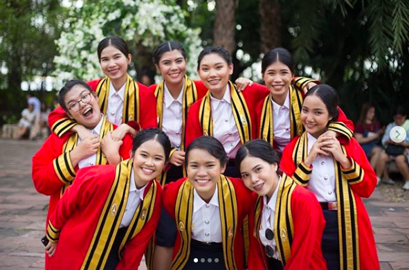 Ngắm loạt nam thần, nữ thần trường Ho&agrave;ng gia Th&aacute;i Lan ng&agrave;y tốt nghiệp: Con nh&agrave; gi&agrave;u, học giỏi đ&uacute;ng l&agrave; cực phẩm! - Ảnh 18.