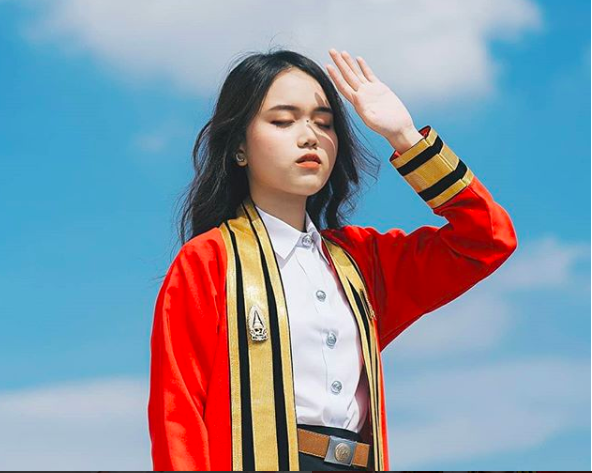 Ngắm loạt nam thần, nữ thần trường Ho&agrave;ng gia Th&aacute;i Lan ng&agrave;y tốt nghiệp: Con nh&agrave; gi&agrave;u, học giỏi đ&uacute;ng l&agrave; cực phẩm! - Ảnh 28.
