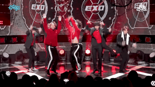 H&oacute;a ra đ&acirc;y l&agrave; c&aacute;ch &ldquo;biểu tượng sexy&rdquo; của EXO chiếm trọn spotlight tr&ecirc;n những s&acirc;n khấu gần đ&acirc;y - Ảnh 6.