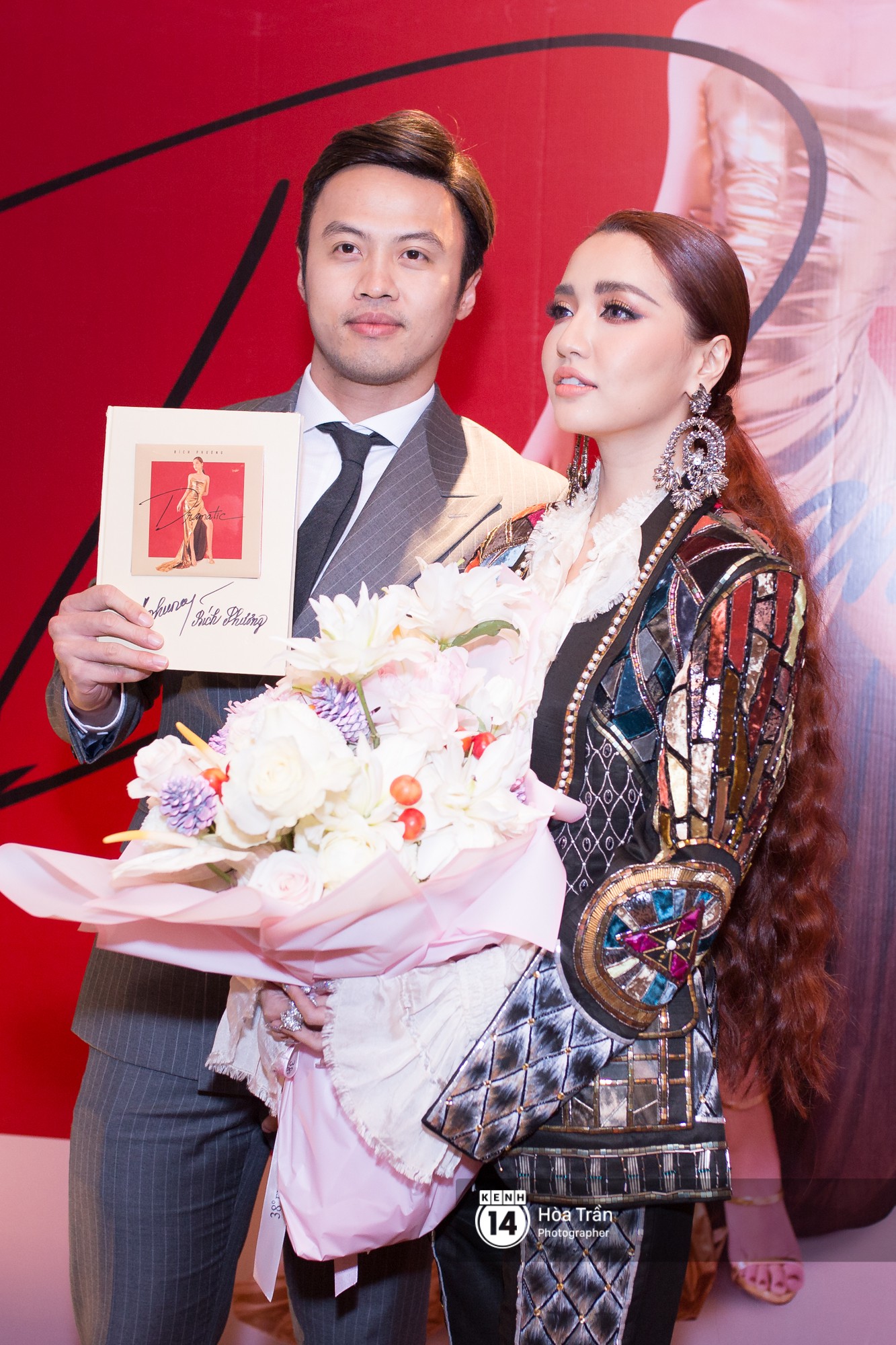 Bích Phương tiết lộ người bạn đặc biệt từ thời thơ ấu làm ý tưởng cho MV Chị Ngả Em Nâng - Ảnh 11. Bích Phương tiết lộ người bạn đặc biệt từ thời thơ ấu làm ý tưởng cho MV Chị Ngả Em Nâng - Ảnh 11.